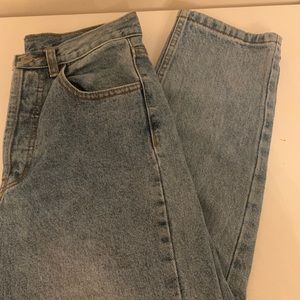 Brandy Melville Danny light wash mom jeans